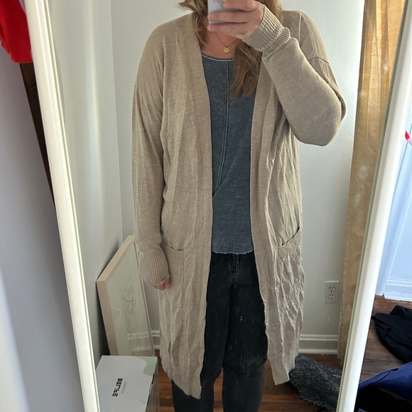 Elegant Tan Women's Cardigan - Picture 1 of 2